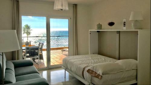 Mi Capricho A16 Beachfront Apartment