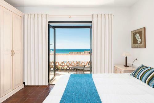 Dona Lola Beach House