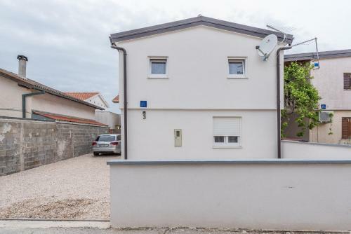 Apartment Bani?