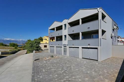 Apartments Lisac