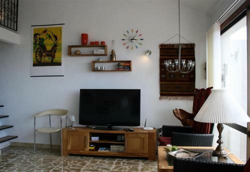 Highly Situated Apartment Sea Views