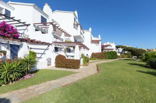 Spacious Apartment Directly By The