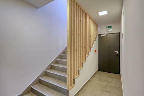 Luxury Apartments Hills
