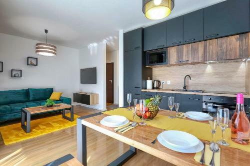 Luxury Apartments Hills