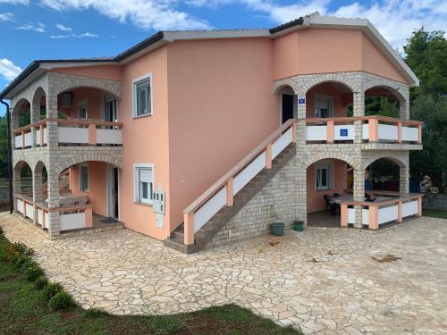 Vir Family Apartments