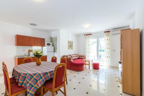 Apartments By The Sea Vir - 18603