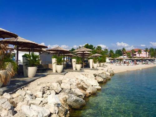 Villa Island Vir With Pool