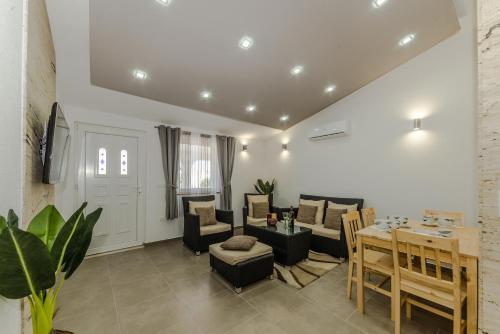 Family Blue Sky Apartment Ae1440