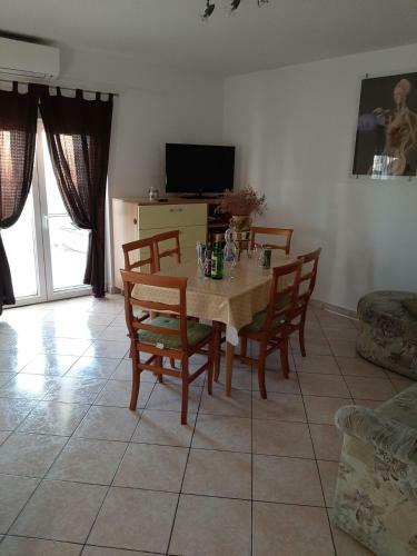 Apartma Ne&?p&la Vir