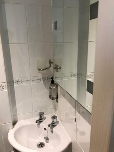 Hostal Sydney House