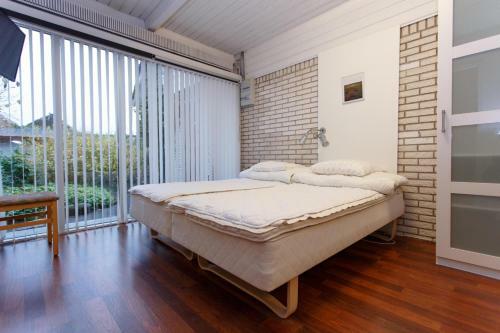 Give Apartment