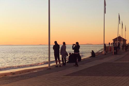 New Central Seafront Apartment- Stunning Sea Views