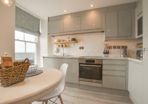 Elenydd Apartment
