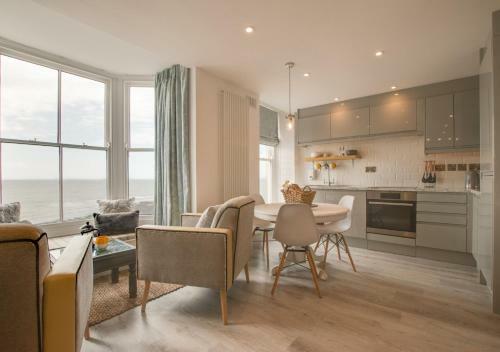 Elenydd Apartment