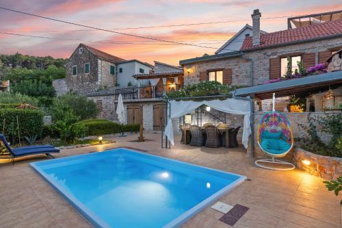 Villa Il Melograno Hvar With Pool & Bbq