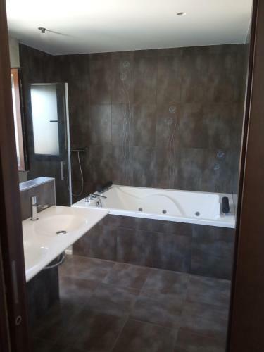 Villa Madodos Con Piscina Privada, Jacuzzi, Barbacoa Y Chimenea