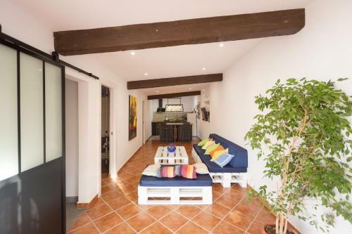 Detached Villa For 6 People In Lloret de Mar