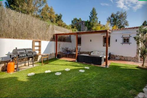 Detached Villa For 6 People In Lloret de Mar