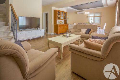 Villa Nautica With Private Pool