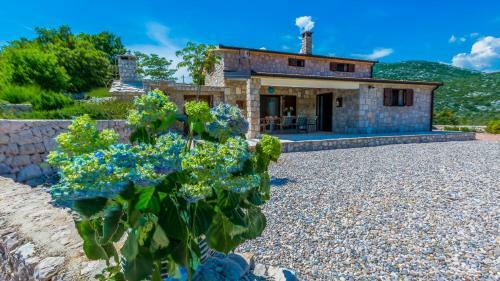 Villa Rusticale With Private Pool