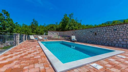 Villa Rusticale With Private Pool