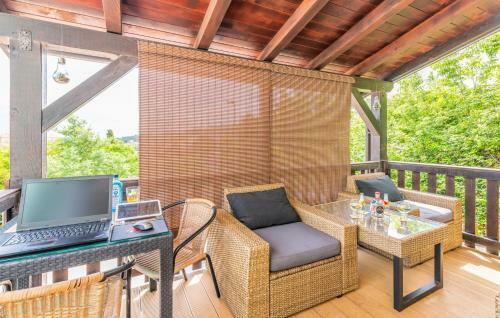 Apartamentos Stone House Knez