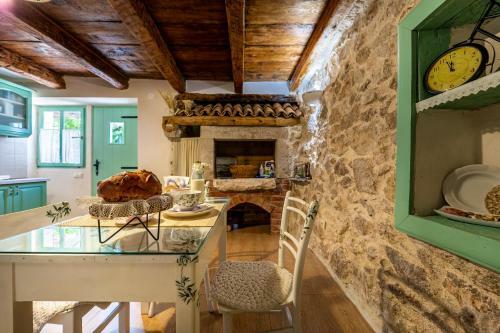 Parona Holiday Home