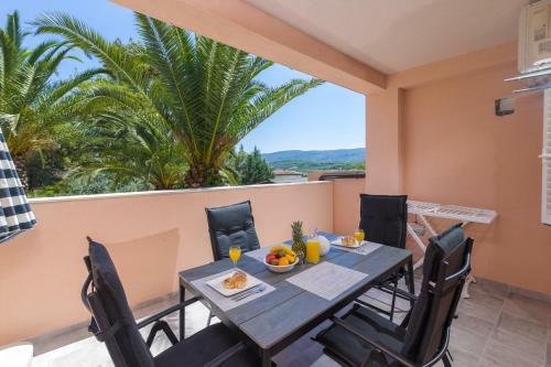 Apartments Paulonina