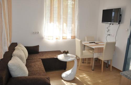Apartments Paulonina