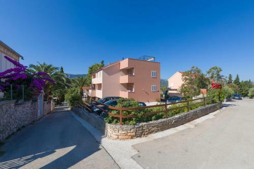 Apartments Paulonina