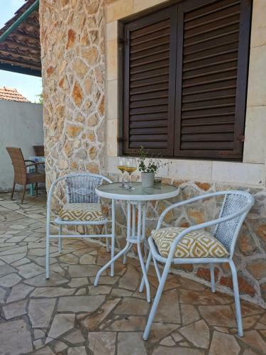 Apartments Lo?otovi Vrboska