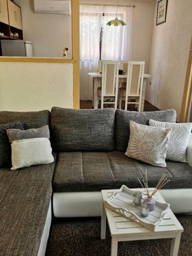 Apartments Lo?otovi Vrboska