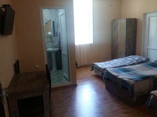 Hostal Guest House Lomidze