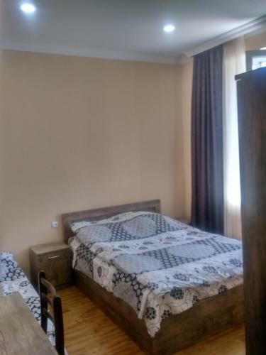 Hostal Guest House Lomidze