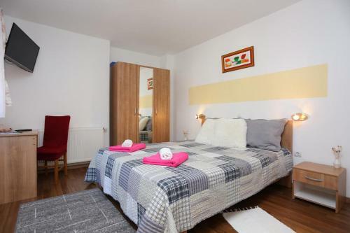 Hostal Rooms With A Parking Space Vrhovine, Plitvice - 17544