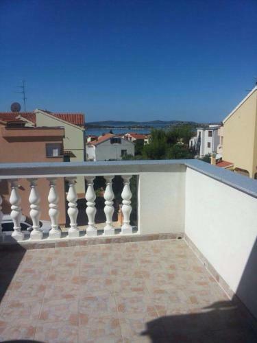 Apartmani Lovrinovi?