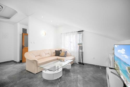 Apartments Lipic