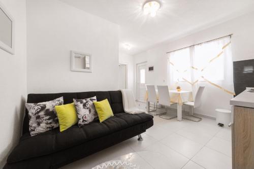 Apartments Lipic