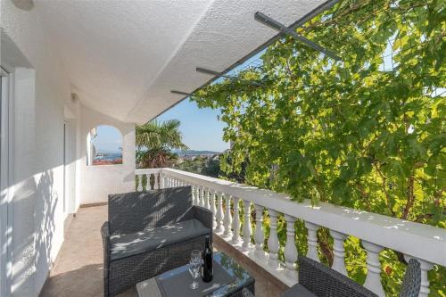 Apartments With A Parking Space Vodice - 17155