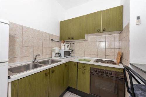 Apartments With A Parking Space Vodice - 17155