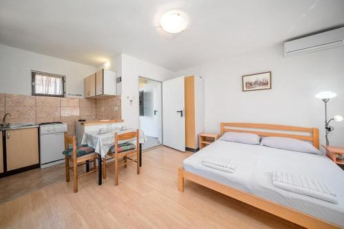 Apartments Sini?a