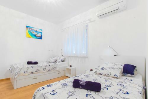 Hostal Apartment Royal II