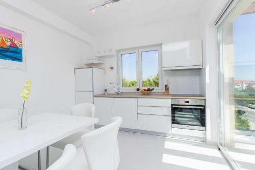 Hostal Apartment Royal II