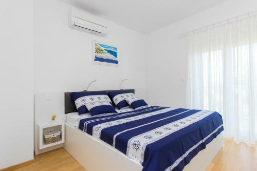 Hostal Apartment Royal II