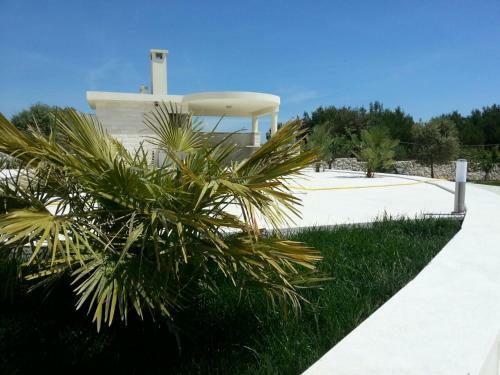 Villa Bachelor