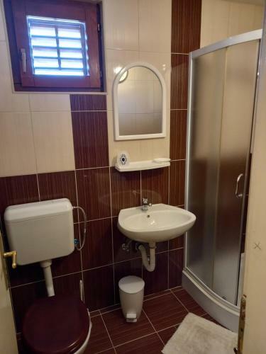 Apartmani Zlotrg