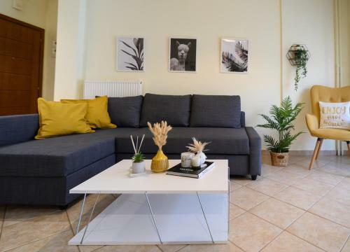 Yellow Fresh Apartment-city Center