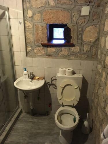 Renta Ku?a Orahovo