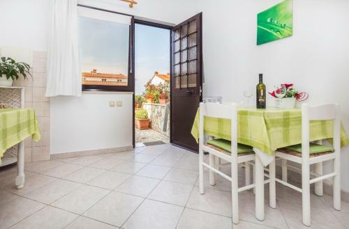 Hostal Studio Apartments Romina
