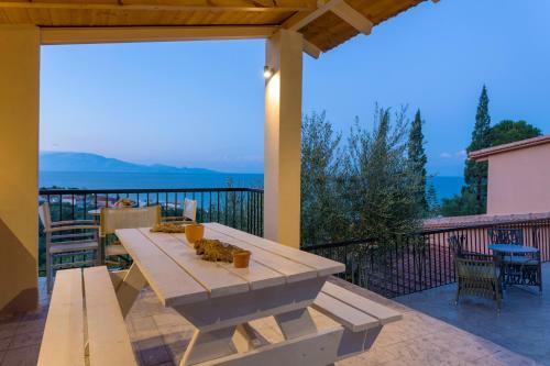Elia Villa 1